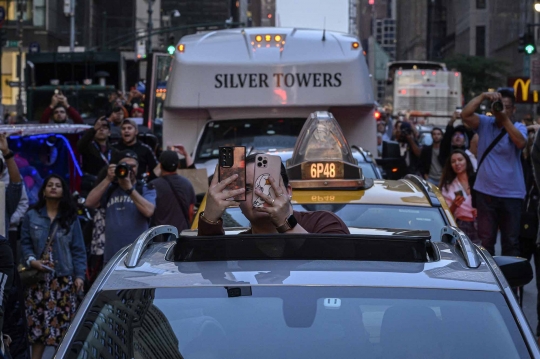 20230602191830 Penampakan Fenomena Matahari Terbenam Di Jalanan New York Yang Bikin Heboh 005 Nfi