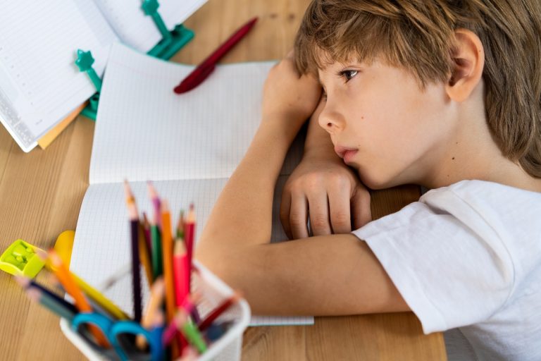 Ilustrasi Anak Susah Fokus Beajar Foto Envato Elements 8p3p